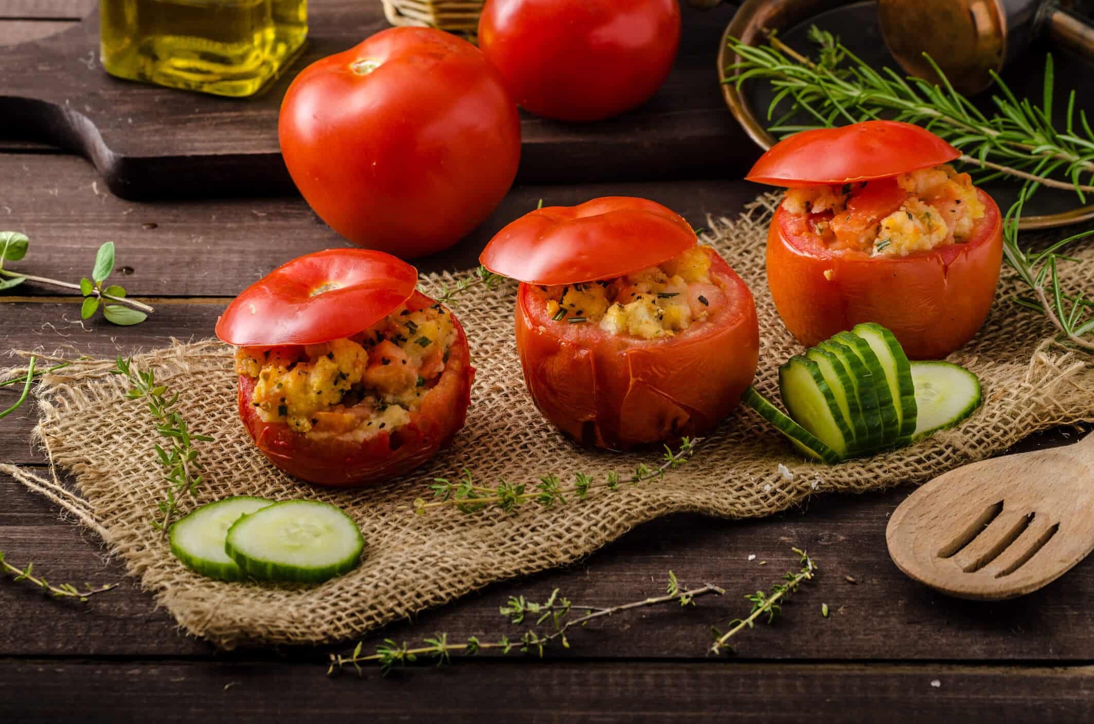 Receta de tomates rellenos de pollo cómo prepararla