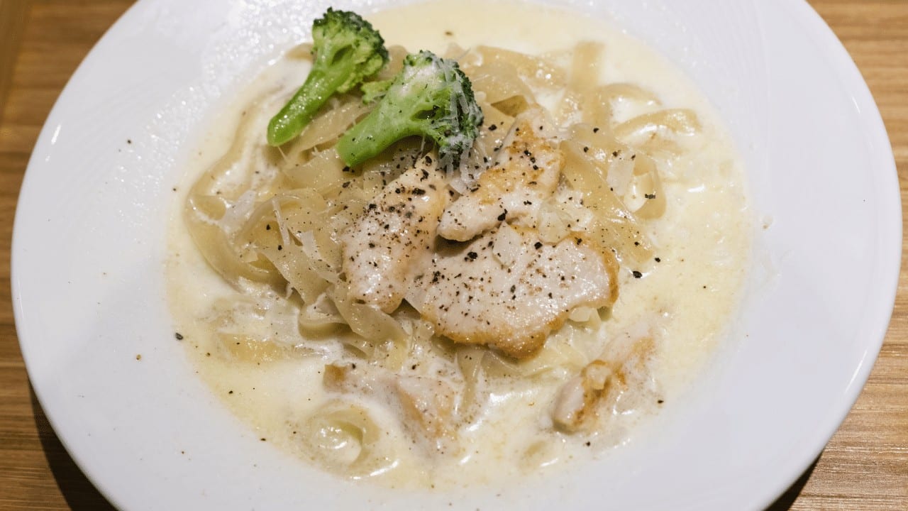 Receta de pasta con crema de leche y pollo